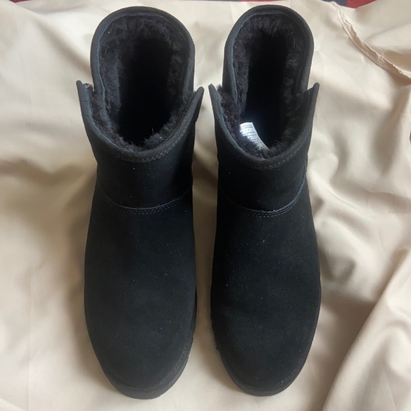 Ugg Corey II - Picture 1 of 8